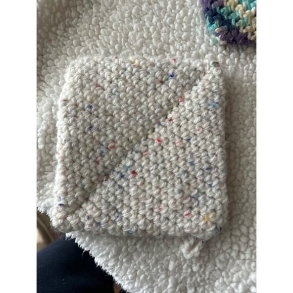 5 crochet pot holders - Picture 2 of 6